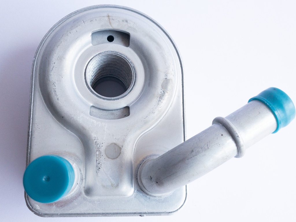 Enfriador de aceite para motor    7S7G6B856CA Ford