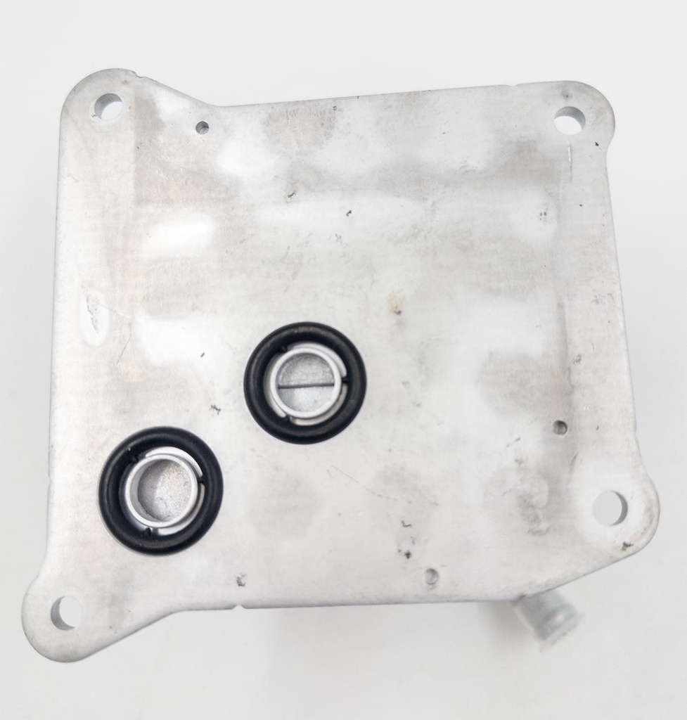 Enfriador de aceite para motor    21606-3Jx2C Nissan, Chevrolet